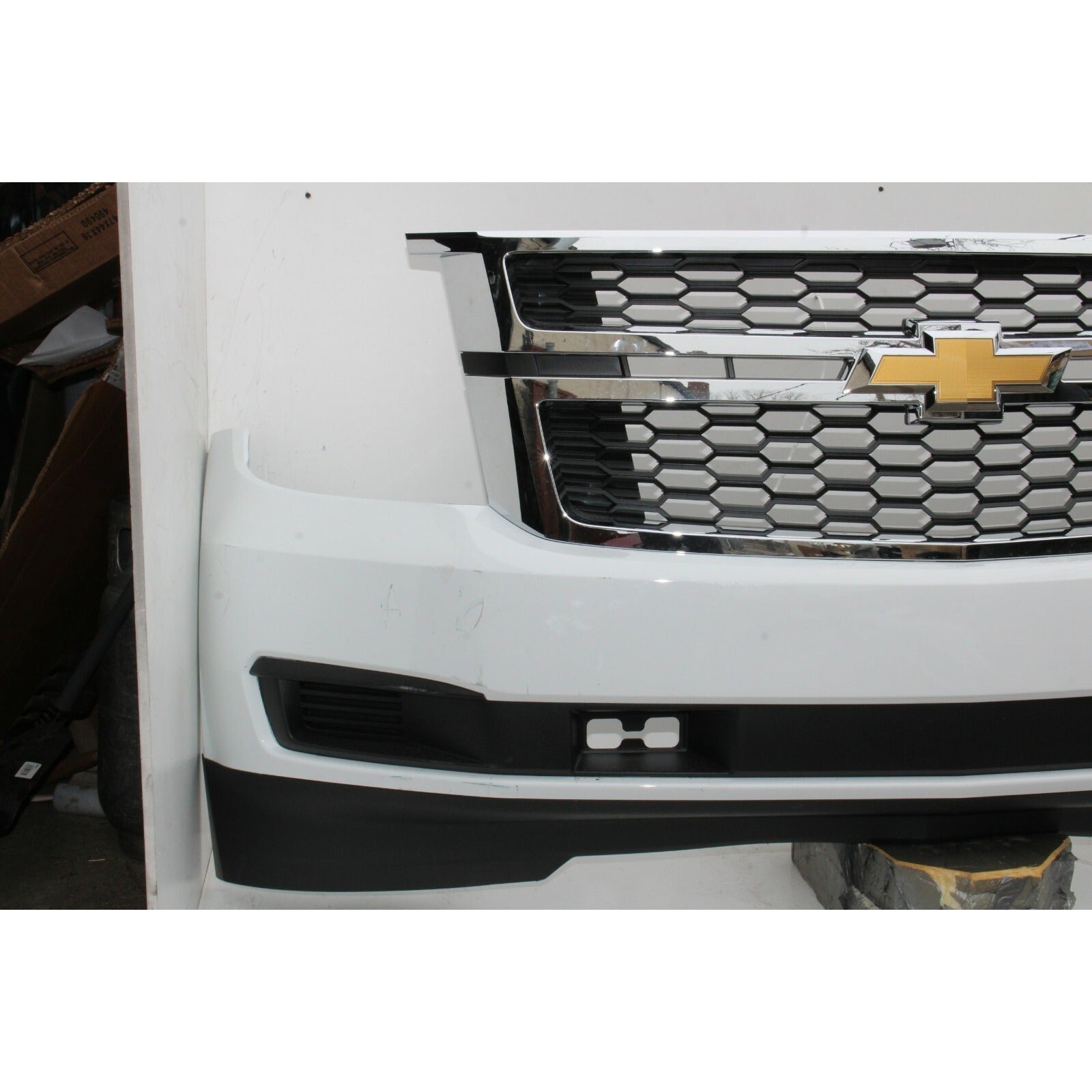 2015-2020 Chevy Tahoe Suburban Front Bumper ASM W/Tow Summit White OEM F11