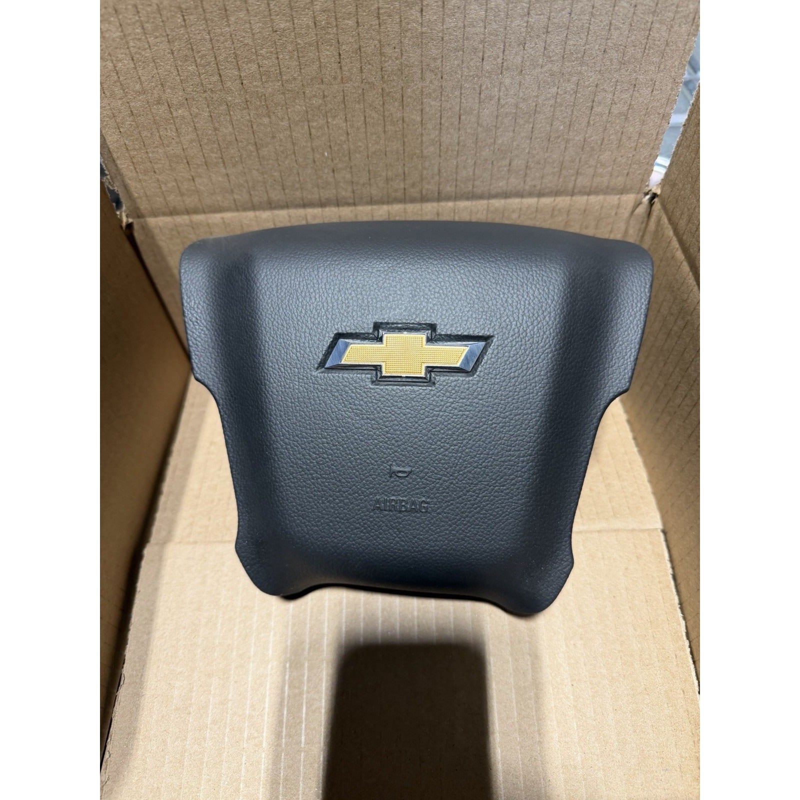 2014-2018 Chevrolet Silverado 1500 Wheel Airbag Driver Air Bag OEM 84057084