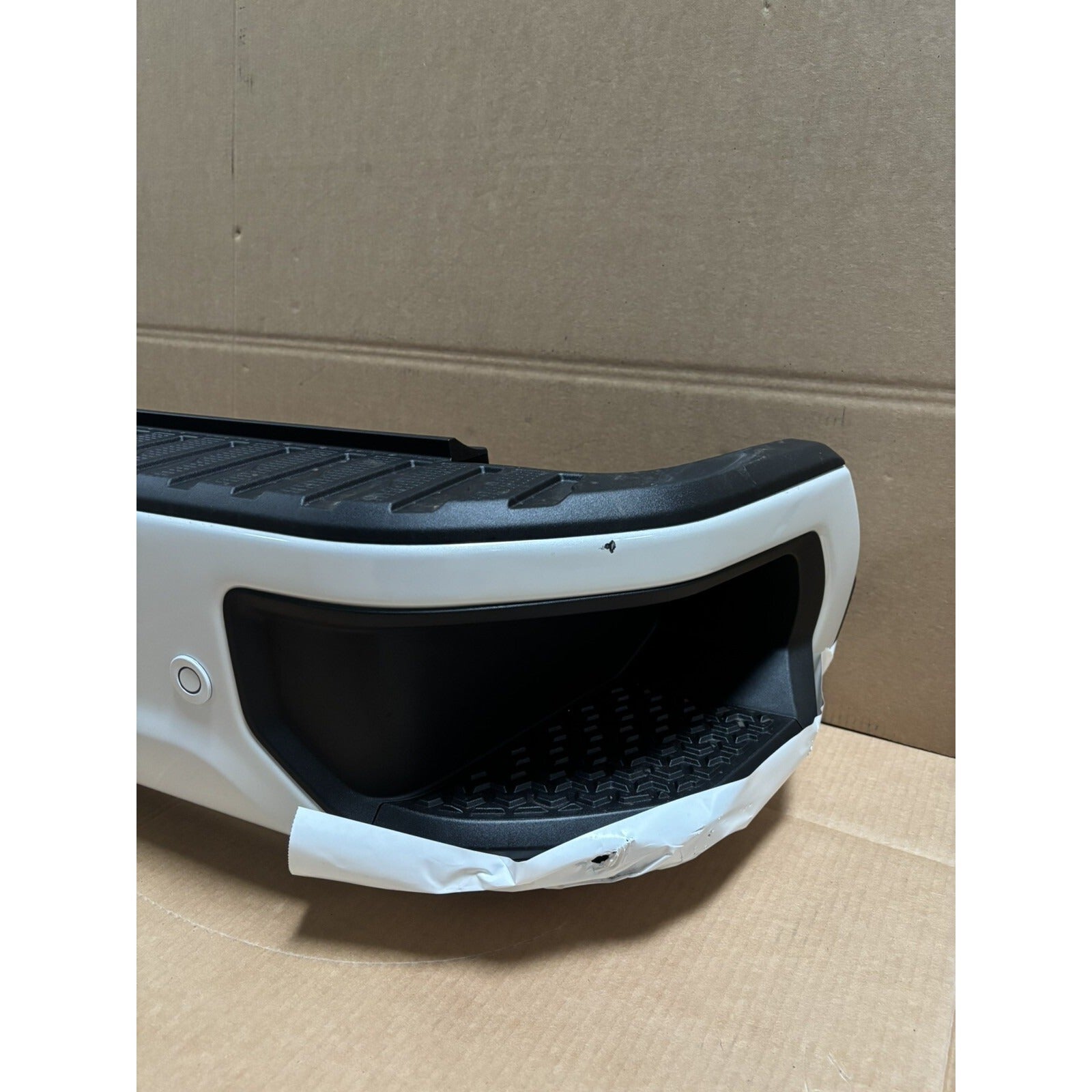 2020-2025 GMC Sierra 2500HD 3500HD Rear Bumper W/Sensors OEM ABALONE WHITE