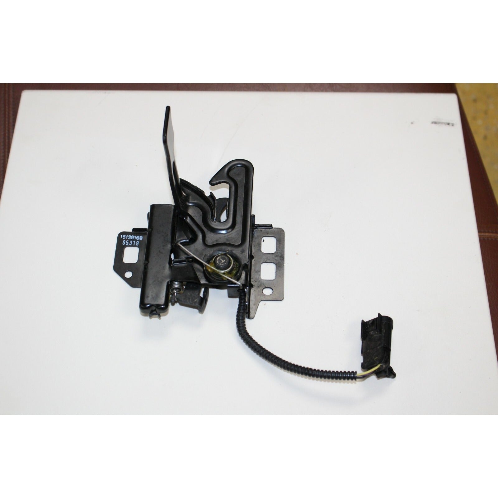 2007-2014 Cadillac Escalade Hood Latch with Hood Ajar Indicator Switch OEM NEW